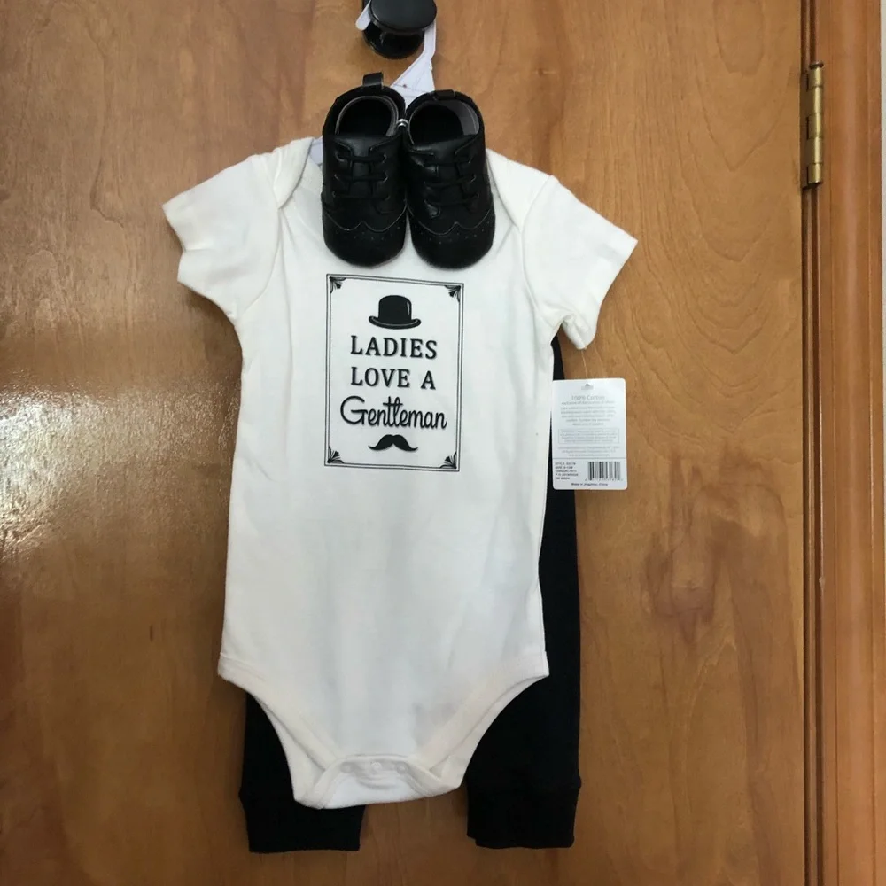 Boy’s 9-12 months coordinating 3 piece set which includes shoes